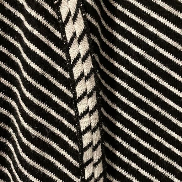 Chico’s black and white stripe soft knit one button jacket w lapels size Medium - Picture 5 of 9